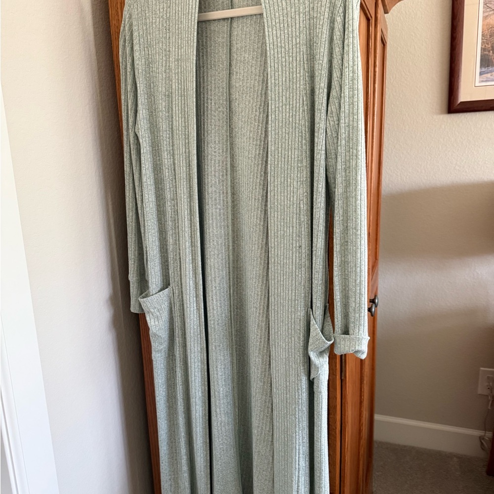 Long Ribbed Cardigan in Light Green